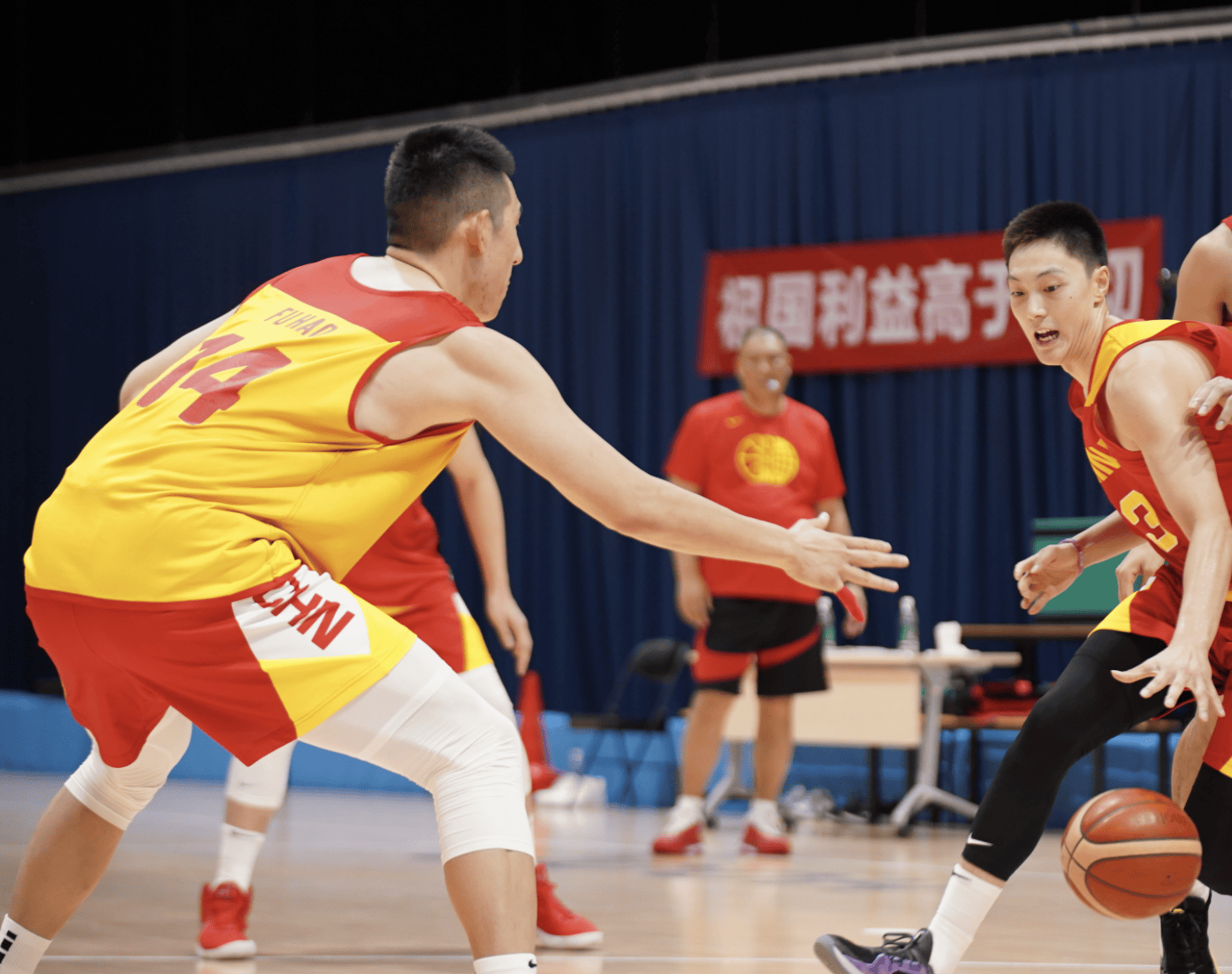 lol台服官网首页地址-广厦男篮名单及照片