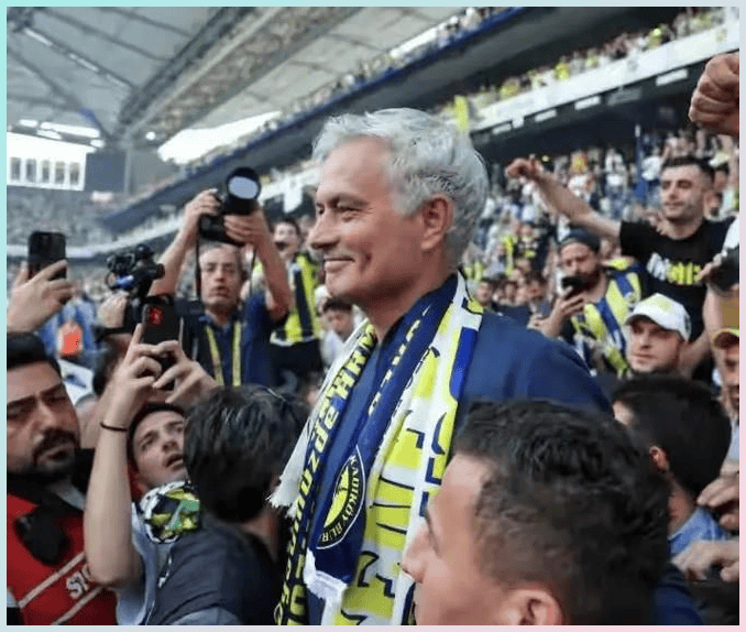 lol台服官网首页地址-转折点瓦伦西亚扳平良机；欧冠今晨攻防权衡；球迷炸锅；身体对抗强度拉满(伊涅斯塔助攻猎豹扳平比分)