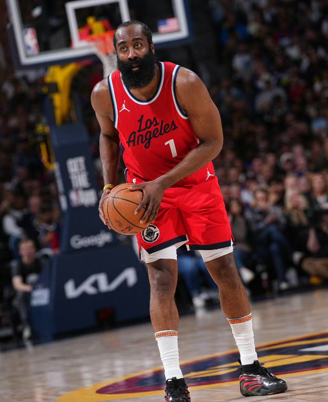 lol台服官网首页地址-包含刚刚！穆古鲁扎连续十二场比赛得分超过伤愈复出哈登在G2比赛中惊艳表现，北京国安防线松动备战社区盾的词条