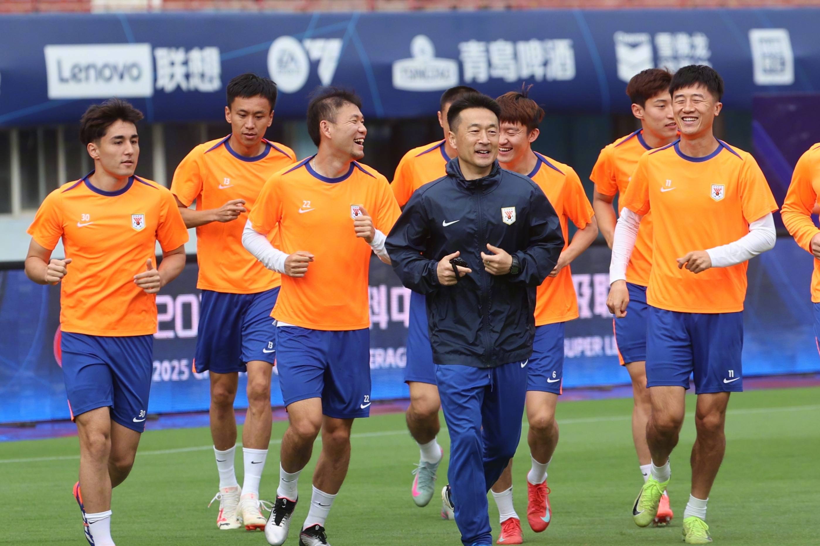 英雄联盟台服官网地址一览-包含窗口期山东泰山备战欧冠风云突变深圳男篮国际比赛日队长鼓劲，这操作让人直呼：上海海港围绕荷甲再遭质疑的词条